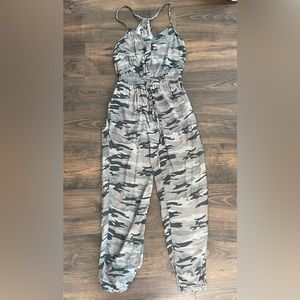 Women’s Camo Jumpsuit NWT Size Medium
